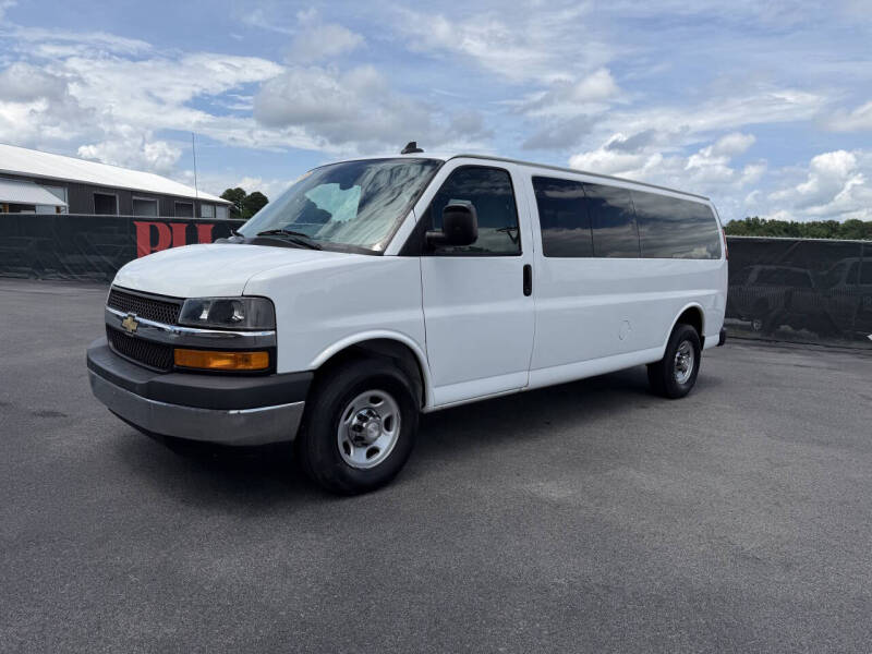 chevrolet express passenger 2020 1GAZGPFG1L1207584 image chevrolet express passenger 2020 1GAZGPFG1L1207584 image